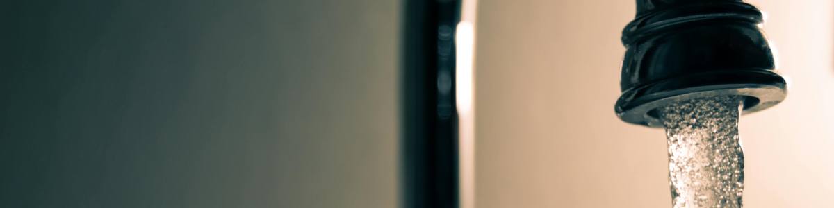 faucet running water